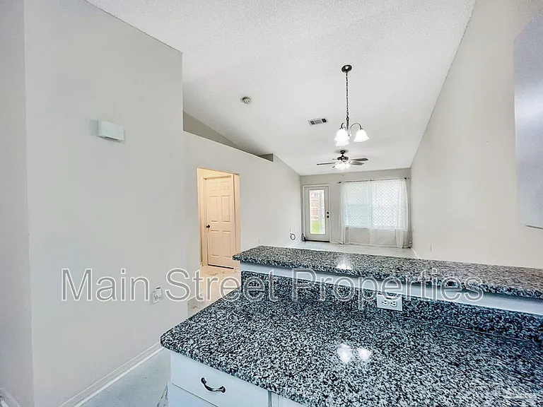 8124 Heirloom Dr — Photo 5