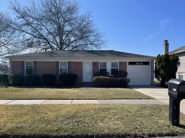 1618 Rustic Ridge Rd, Canton, MI 48188