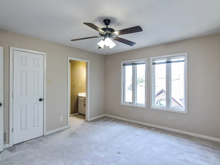 1113 Shady Oaks Cir — Photo 31
