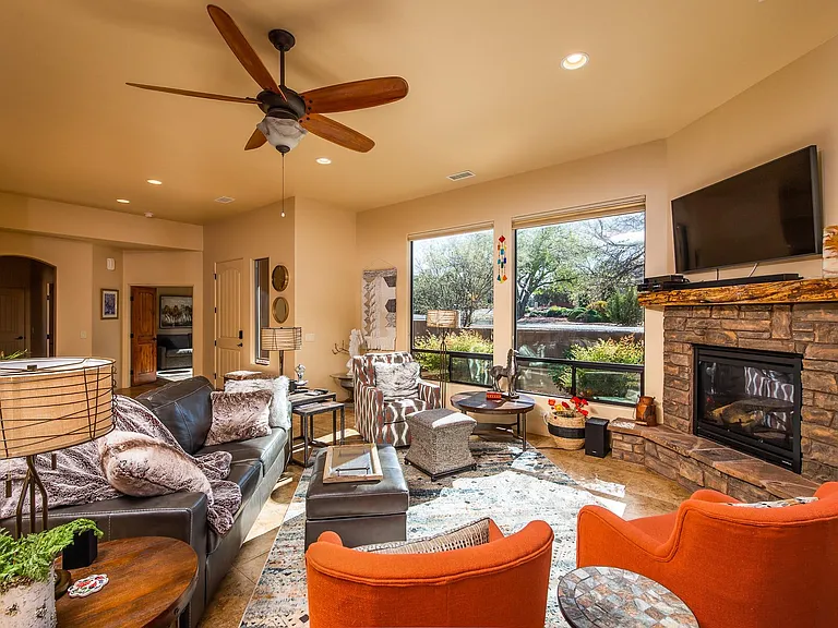 560 Rodeo Rd — Photo 17