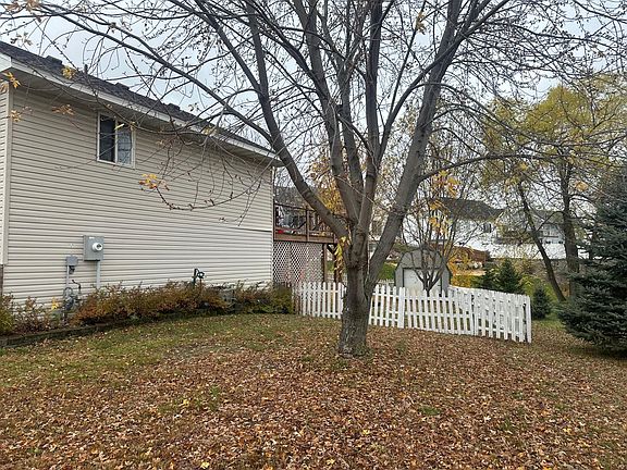 3rd image of 844 Beech Ln S