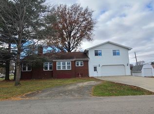 302 Sunset Ln, Mount Morris, IL 61054