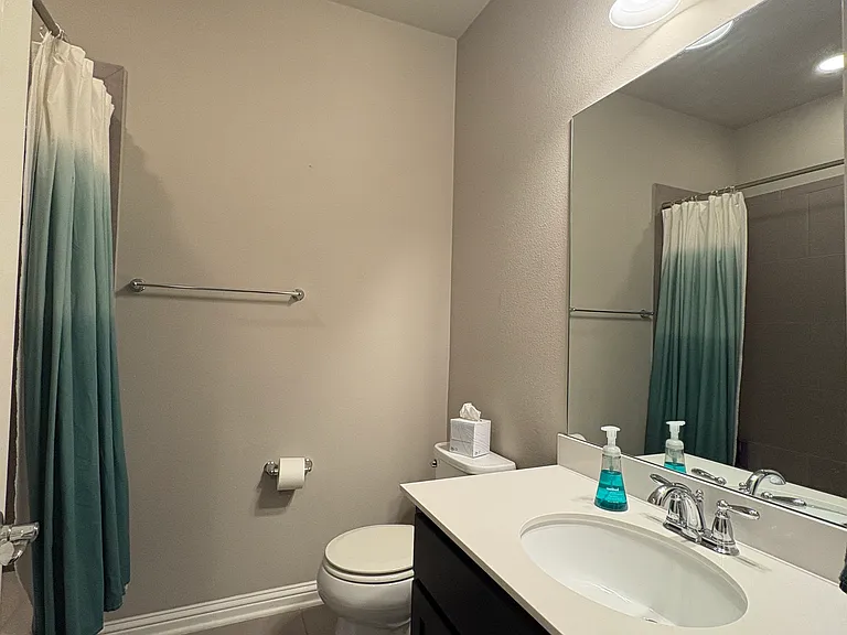 13800 Lyndhurst St — Photo 23