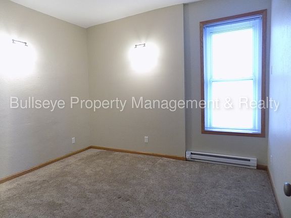 3rd image of 35 Lake St S APT 3