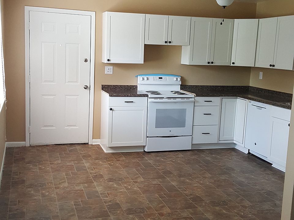 Eat-in kitchen
