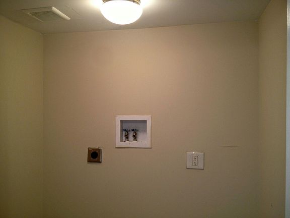 5th image of 6124 Highland Ave