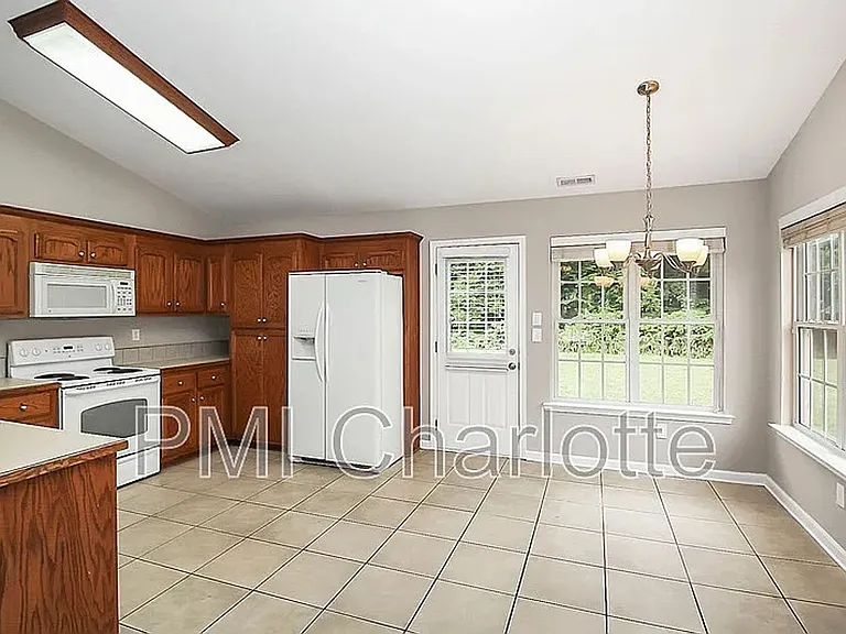 510 S Ridge Ave — Photo 13