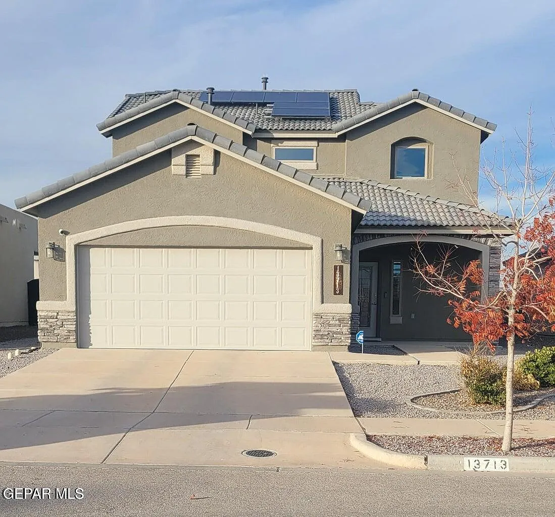 3 bed, 2.5 bath, 1797 sqft, $2,200 — Photo 2