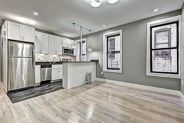 Rented by Executive Towers  | media 10