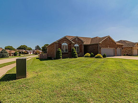2nd image of 3561 W Driftwood Street