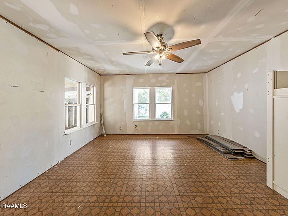 5th image of 919 N Avenue K