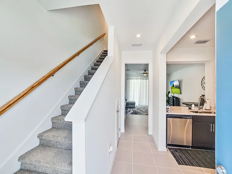 6362 Fairmont Ln — Photo 3