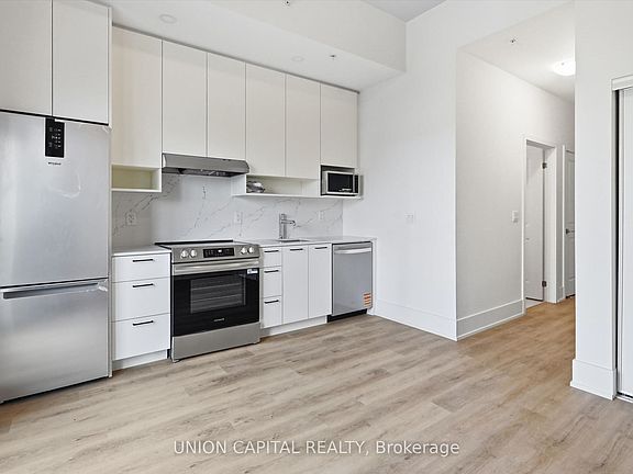 2nd image of 206 King St W #406