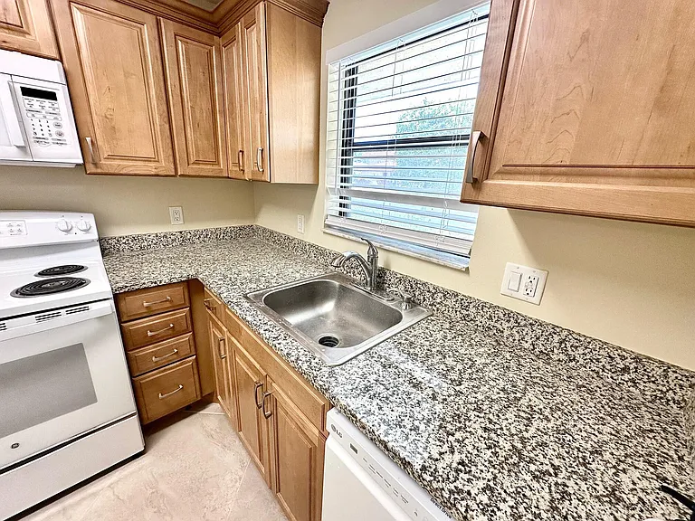 21904 Lake Forest Cir #101 — Photo 2