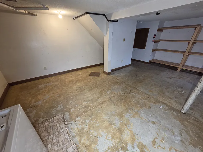 152 Cottage Grv #B — Photo 25