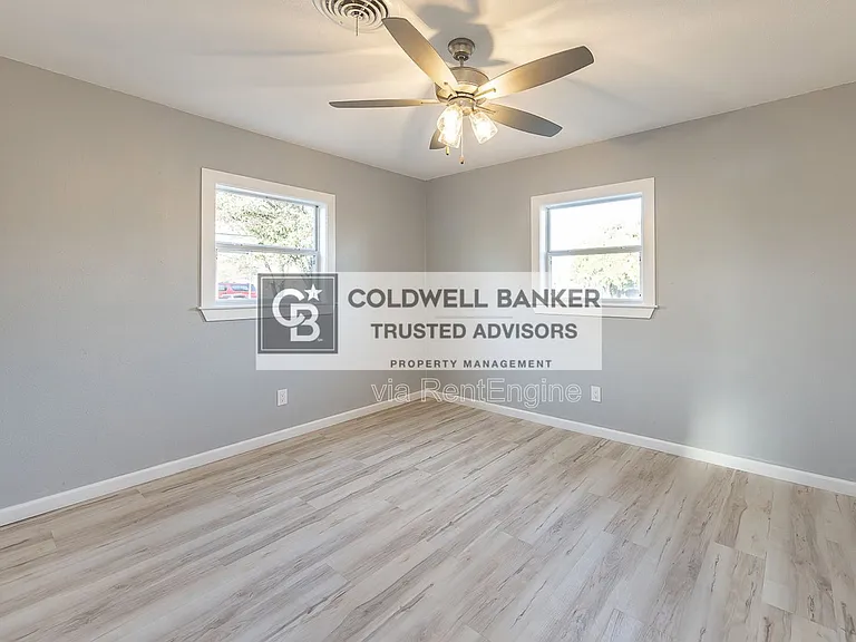 5409 Avenue D — Photo 6