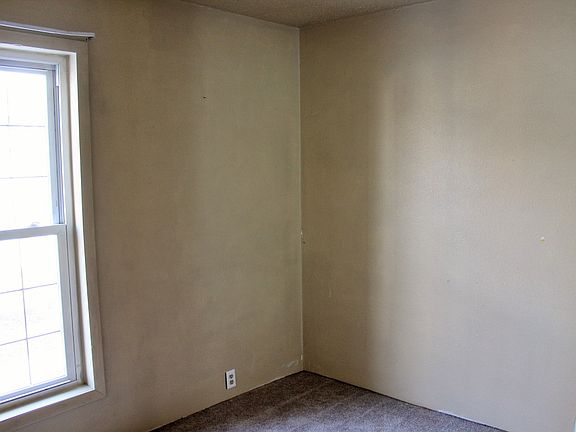 3rd image of 411 Clark St