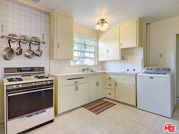 4th image of 508 W Fairview Blvd