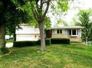 1194 Richardine Ct, Green Bay, WI 54304