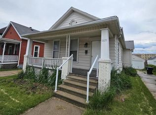 1621 S Memorial Dr, Racine, WI 53403