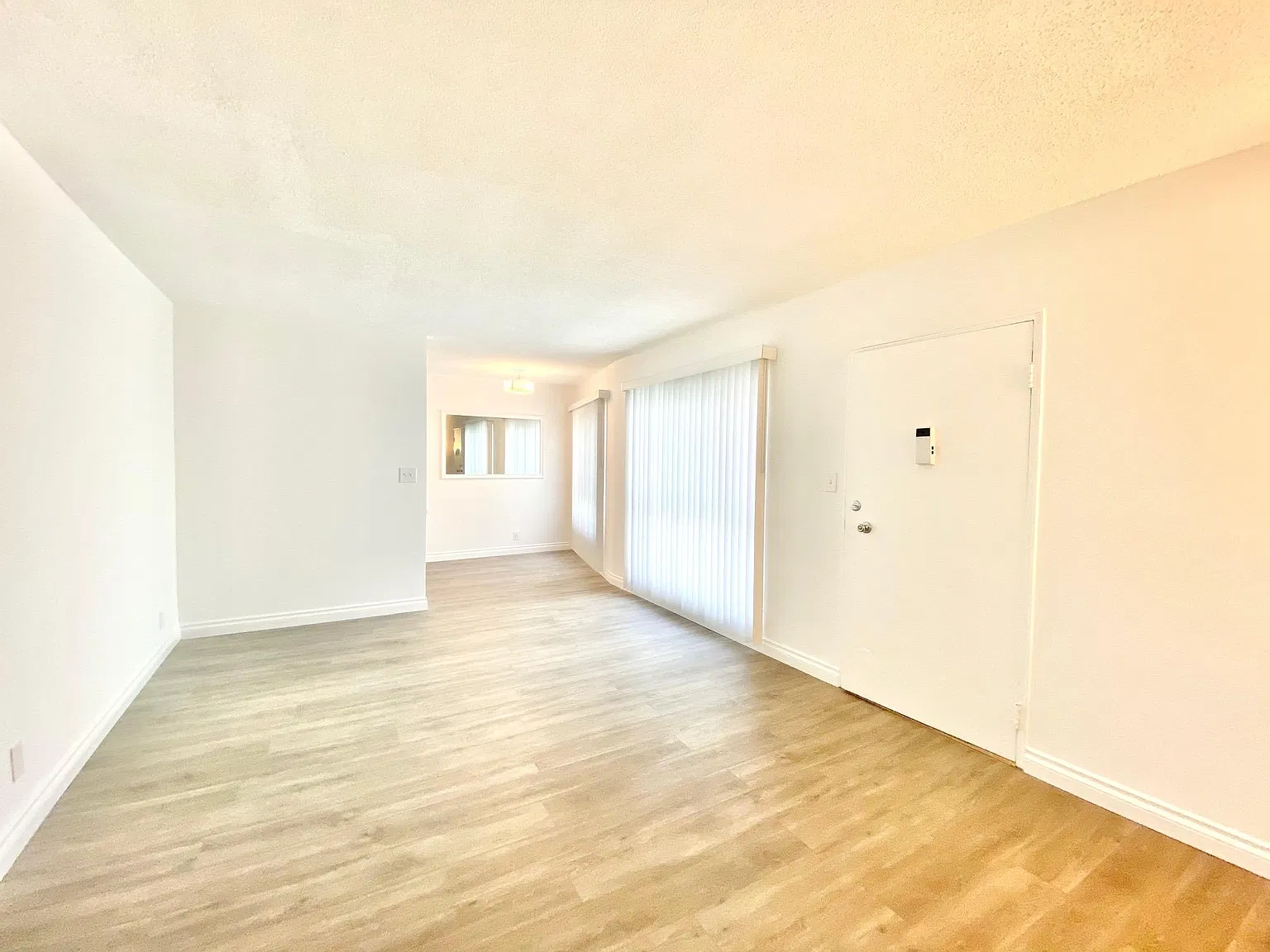 1 bed, 700 sqft, $2,950 — Photo 3