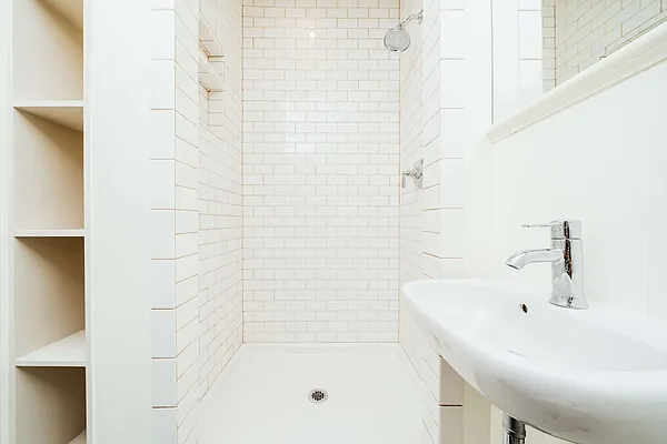 Rented by Nooklyn NYC LLC | media 34