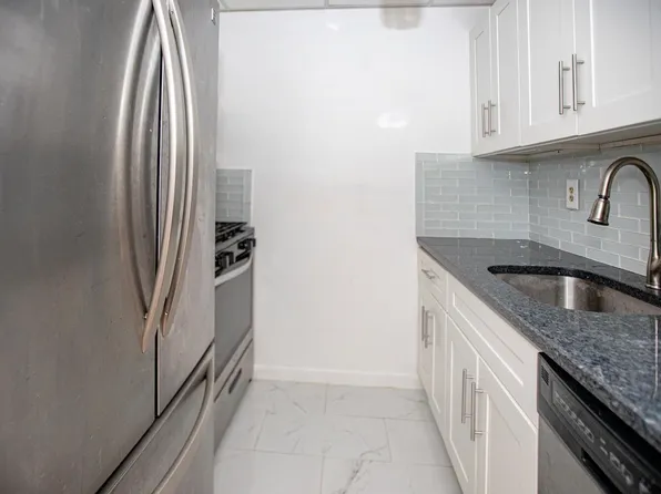 341 Monmouth Street image 6 of 23