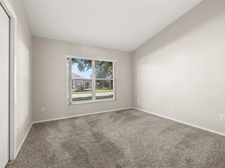 551 Castlemain Cir — Photo 8
