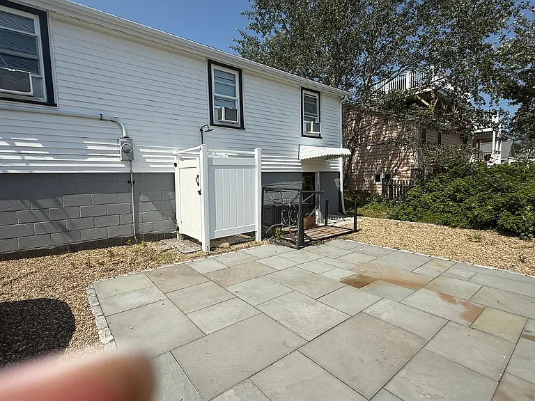 150 Northern Blvd — Photo 5