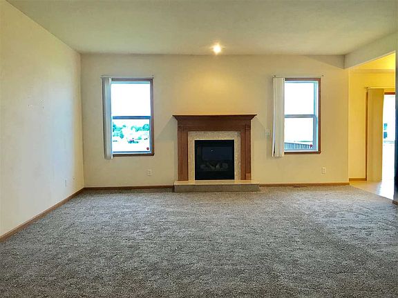 3rd image of 2909 Vaughndale Dr