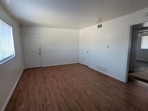 4th image of 1728 N Fitzhugh Ave APT 205