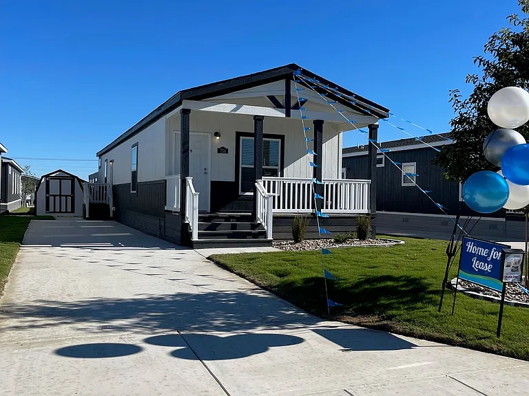 Dwelling at New Braunfels — Photo 12