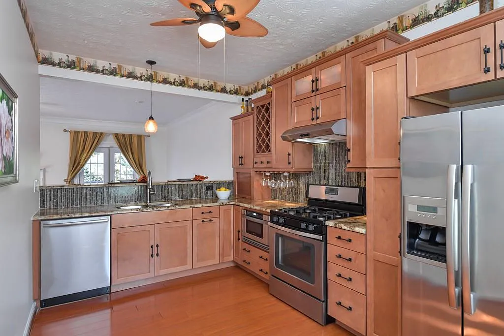 2024 Pinnacle Pointe Dr photo 1