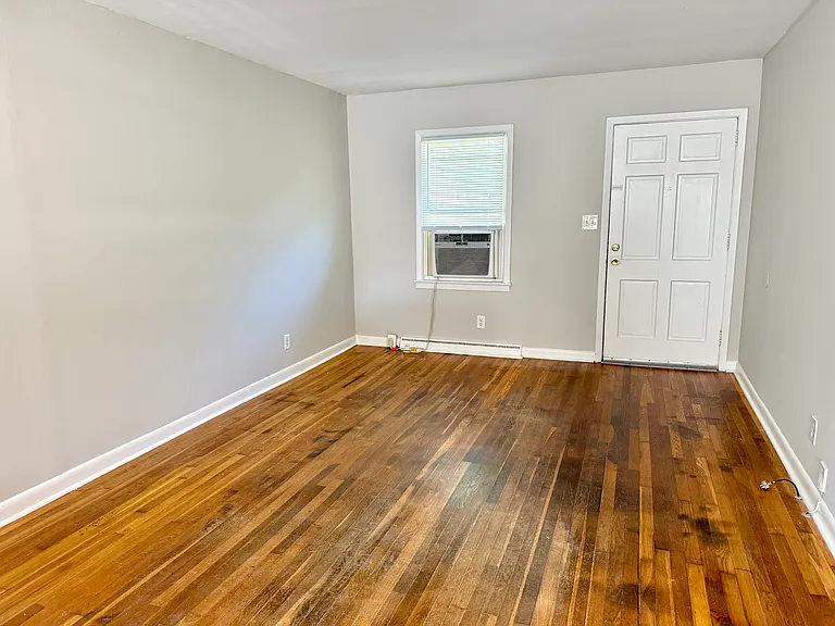 927 Dillard St #927 — Photo 6