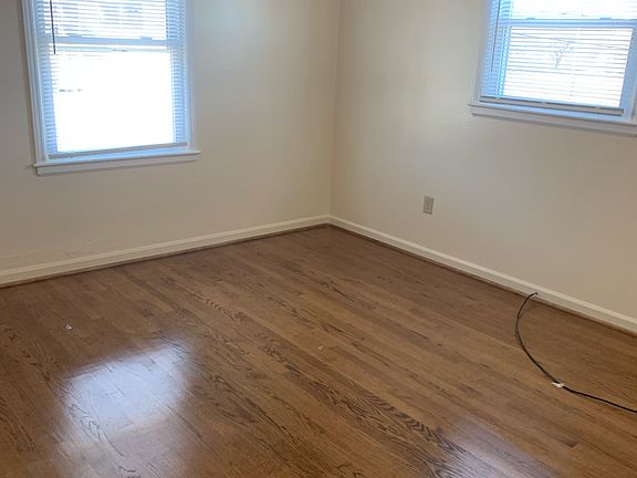 5th image of 812 Whitney Ave NW