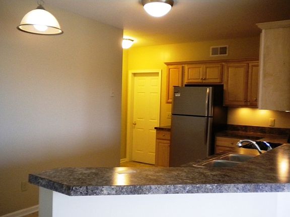 4th image of 13 Windsor Ct #1313