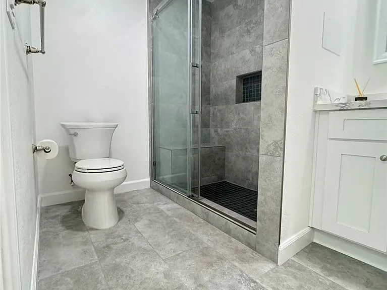 3233 E Cameron Ave — Photo 18