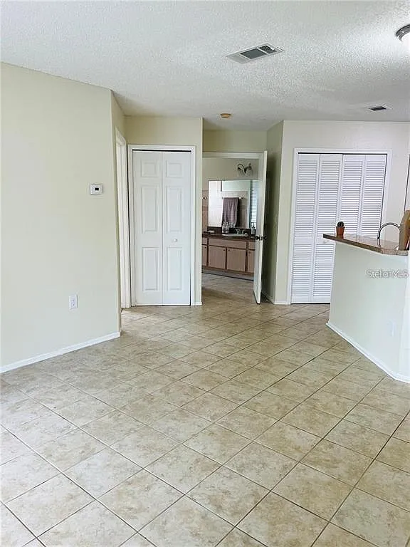 1 bed, 1.0 bath, 600 sqft, $1,300 — Photo 4