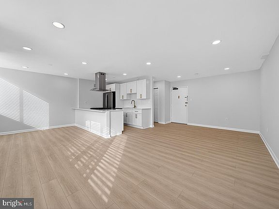 2nd image of 4390 Lorcom Ln APT 410