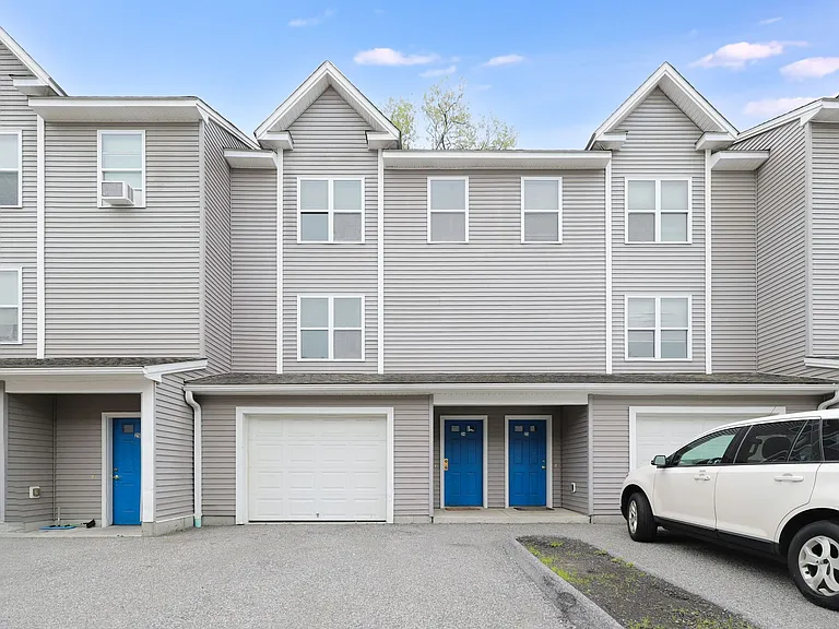 Chestnut Townhomes — Photo 8