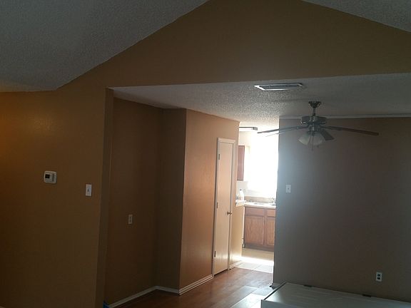 4th image of 2923 Tanglewood Dr #Duplex