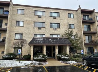 7231 Wolf Rd #112C, Indian Head Park, IL 60525