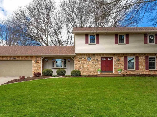 2226 E 47th St, Davenport, IA 52807