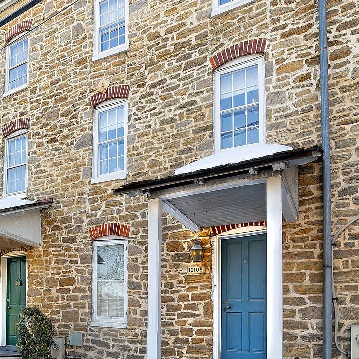 1st image of 10108 Falls Rd