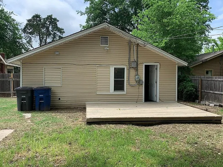 1235 S Florence Ave — Photo 24