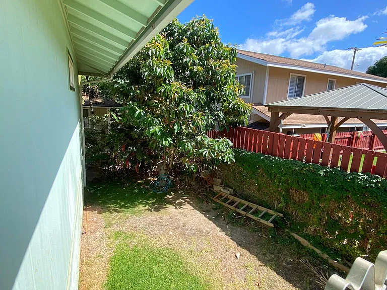 1136 Makaala St — Photo 9
