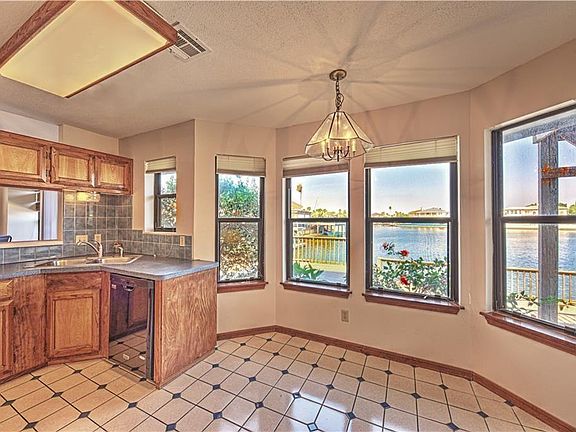4th image of 14906 Tesoro Dr