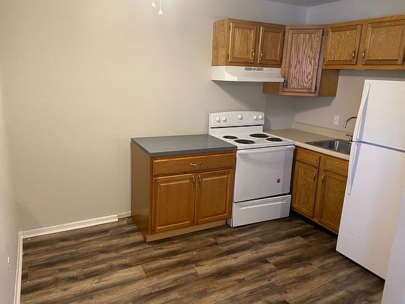4th image of 3706 Greenwood Blvd #17