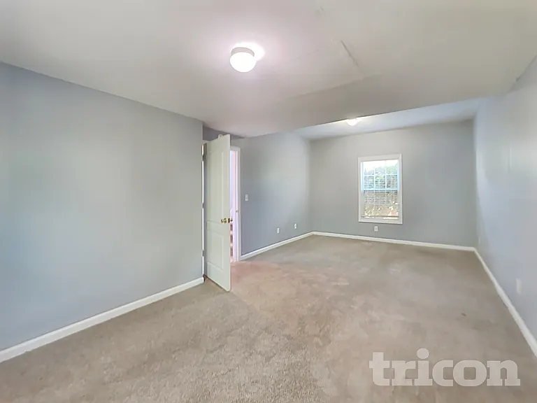 6355 Queensdale Dr — Photo 23