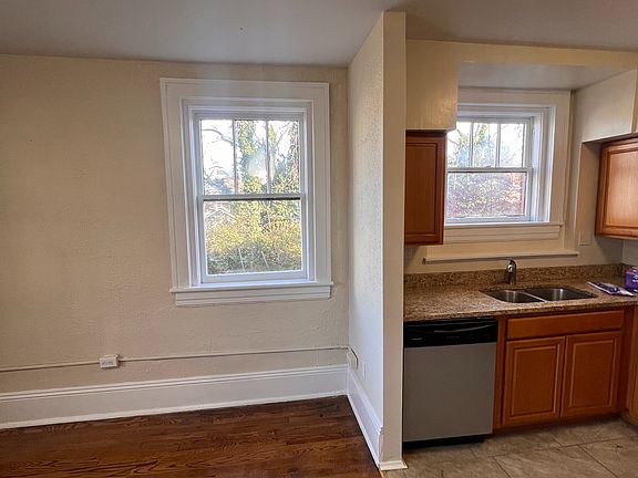 2nd image of 119 Albemarle Ave SW APT B5